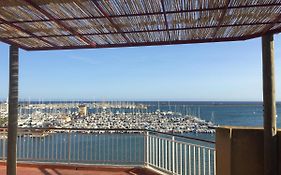Marina Breeze